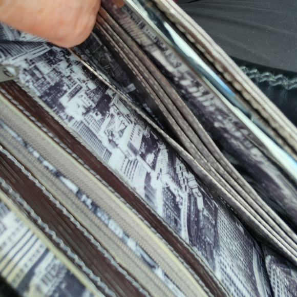 Kenneth Cole 'REACTION' Clutch Purse - Picture 8 of 13